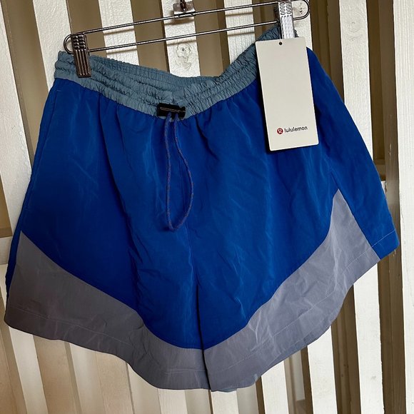 Lululemon Evergreen HR Short 4.5'' - Picture 1 of 4